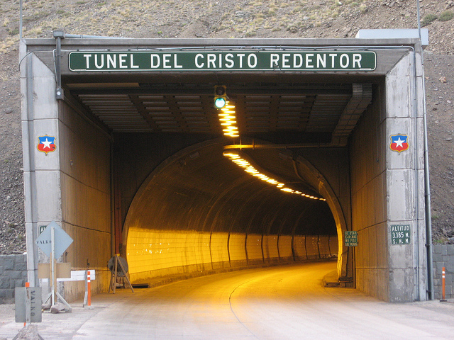 [foto: Tunel del Cristo Redentor: ]